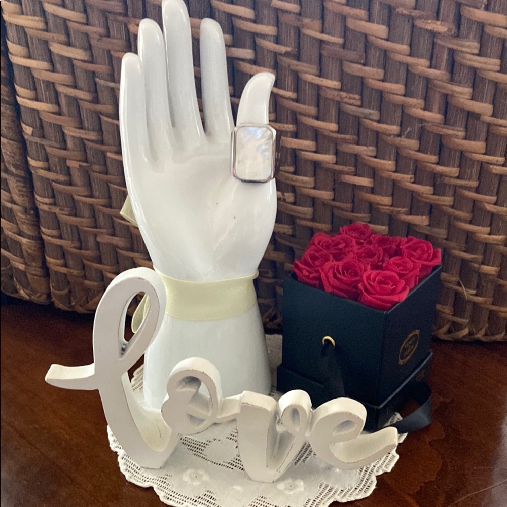 Elegant White stone ring